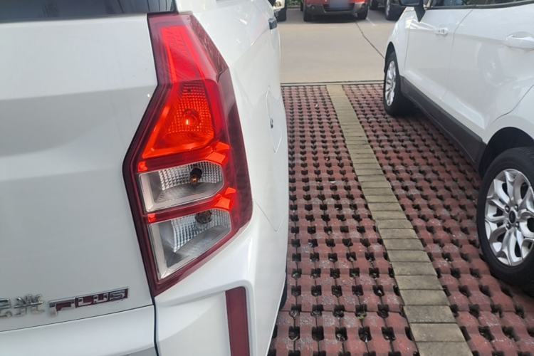 Used Wuling Hongguang PLUS 2020 1.5L Manual Standard Edition 5 Seats Right Rear Taillight