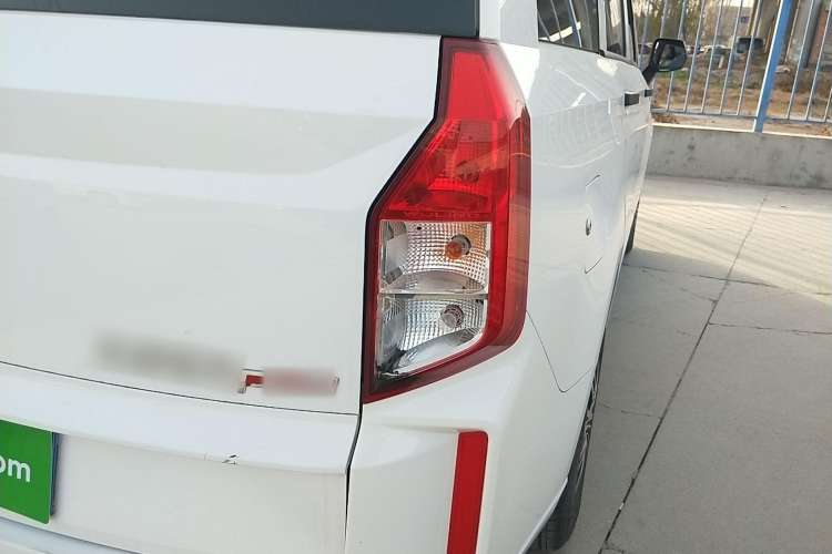 Used Wuling Hongguang PLUS 2020 1.5L Manual Standard Edition 7-Seater Right Rear Taillight