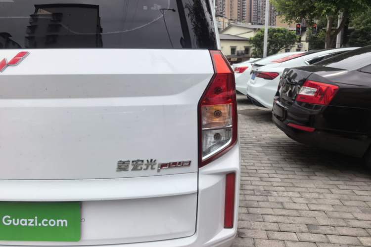 Used Wuling Hongguang PLUS 2020 1.5L Manual Comfort 7-Seater Right Rear Taillight
