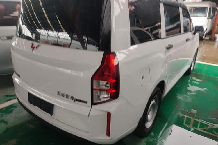 Used Wuling Hongguang PLUS 2020 1.5L Manual Standard Edition 5 Seats Right Rear Taillight