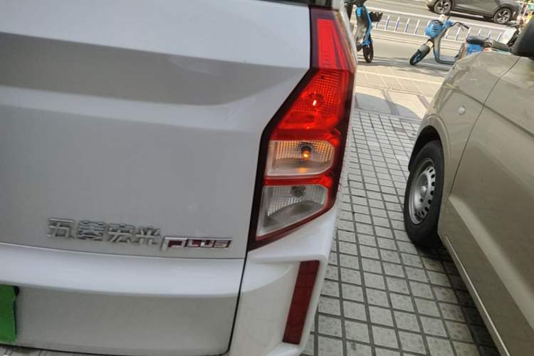 Used Wuling Hongguang PLUS 2020 1.5L Manual Standard Edition 7-Seater Right Rear Taillight