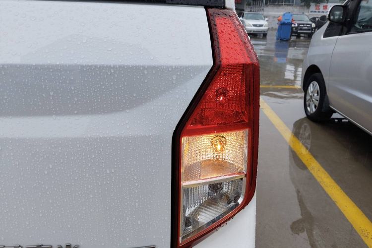 Used Wuling Hongguang PLUS 2020 1.5L Manual Standard Edition 7-Seater Right Rear Taillight