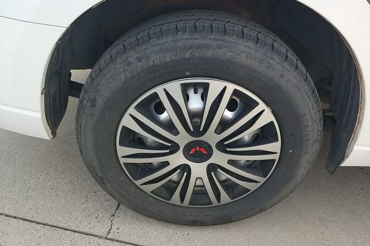 Used Wuling Hongguang PLUS 2020 1.5L Manual Standard Edition 7-Seater Right Rear Wheel Hub