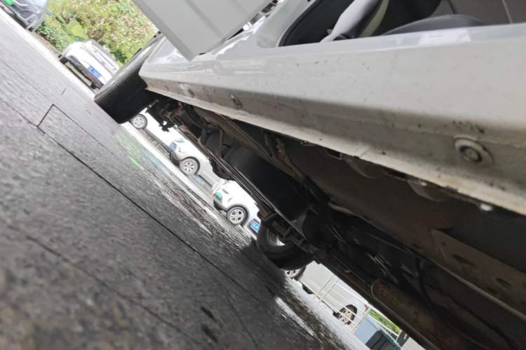 Used Wuling Hongguang PLUS 2020 1.5L Manual Comfort 7-Seater Right Side Sill