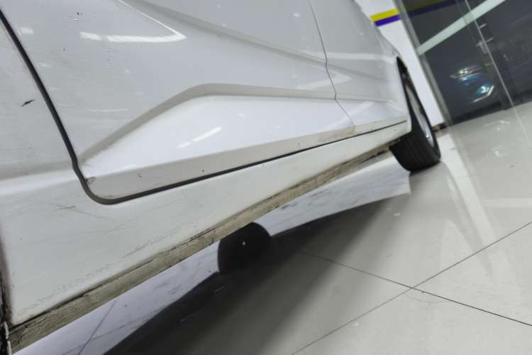 Used Wuling Hongguang PLUS 2020 1.5L Manual Standard Edition 7-Seater Right Side Sill