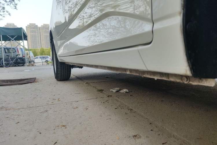 Used Wuling Hongguang PLUS 2020 1.5L Manual Standard Edition 5 Seats Right Side Sill