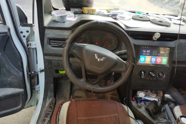 Used Wuling Hongguang PLUS 2020 1.5L Manual Standard Edition 5 Seats Steering Wheel