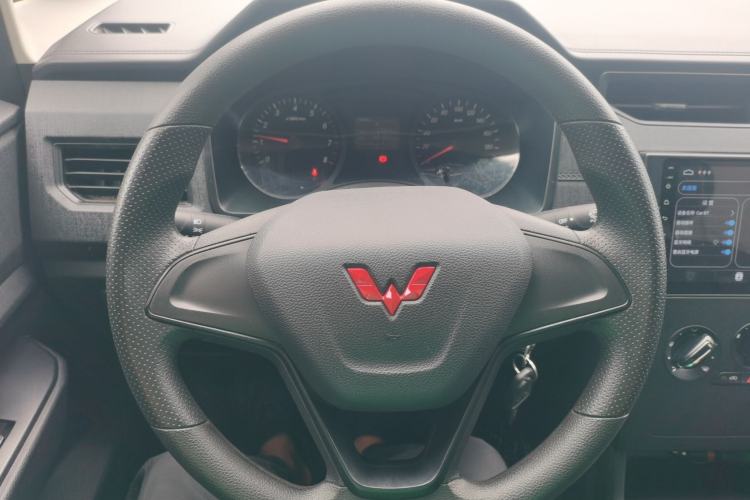 Used Wuling Hongguang PLUS 2020 1.5L Manual Standard Edition 5 Seats Steering Wheel