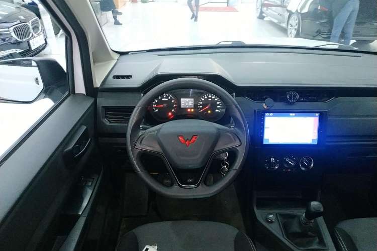 Used Wuling Hongguang PLUS 2020 1.5L Manual Standard Edition 7-Seater Steering Wheel