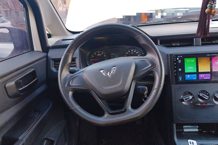 Used Wuling Hongguang PLUS 2020 1.5L Manual Standard Edition 5 Seats Steering Wheel