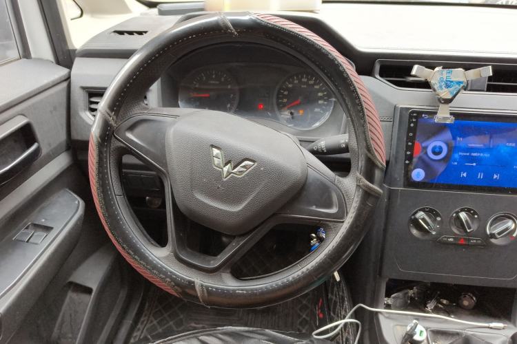 Used Wuling Hongguang PLUS 2020 1.5L Manual Standard Edition 5 Seats Steering Wheel