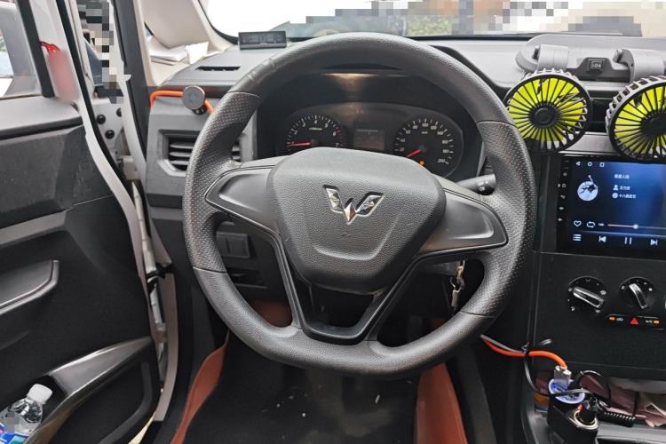 Used Wuling Hongguang PLUS 2020 1.5L Manual Standard Edition 5 Seats Steering Wheel