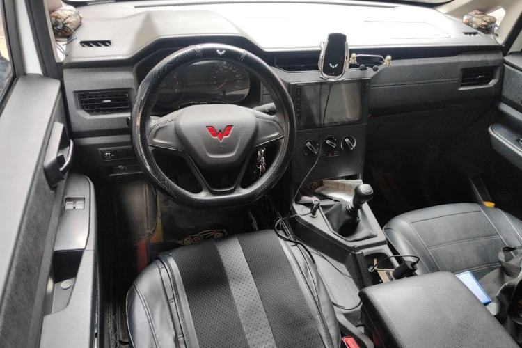 Used Wuling Hongguang PLUS 2020 1.5L Manual Standard Edition 5 Seats Steering Wheel
