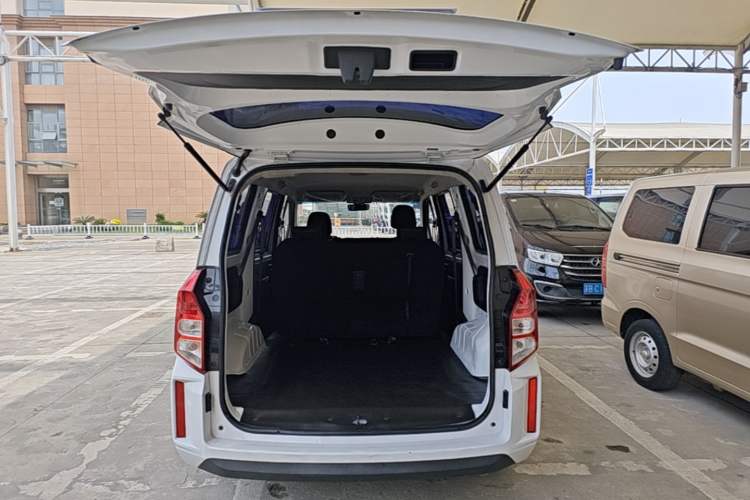 Used Wuling Hongguang PLUS 2020 1.5L Manual Standard Edition 5 Seats Trunk