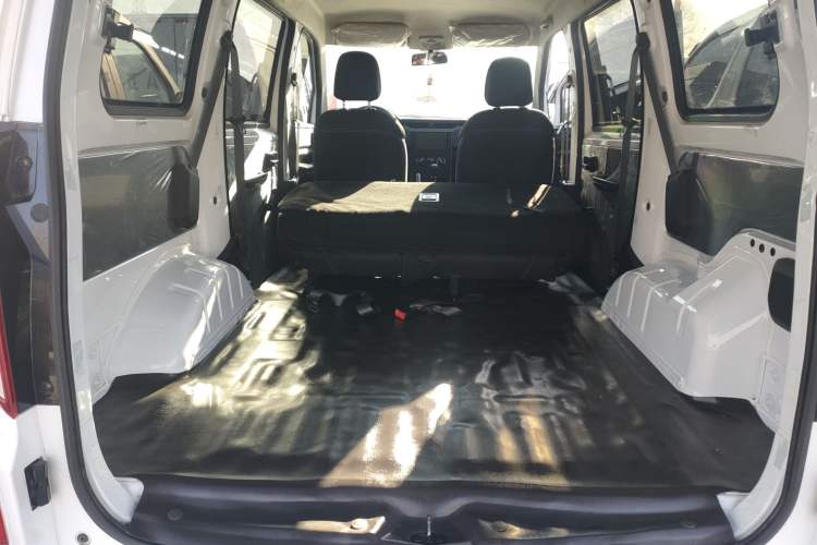 Used Wuling Hongguang PLUS 2020 1.5L Manual Standard Edition 5 Seats Trunk