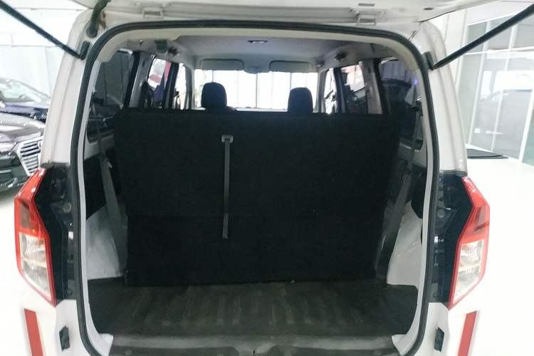 Used Wuling Hongguang PLUS 2020 1.5L Manual Standard Edition 7-Seater Trunk