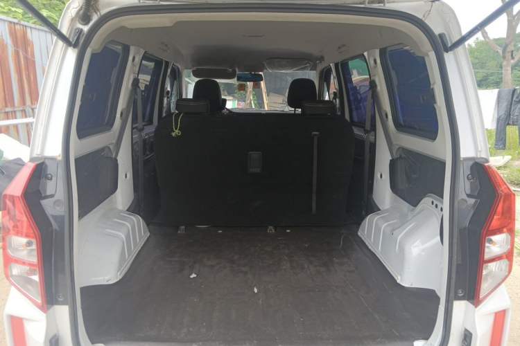 Used Wuling Hongguang PLUS 2020 1.5L Manual Standard Edition 5 Seats Trunk