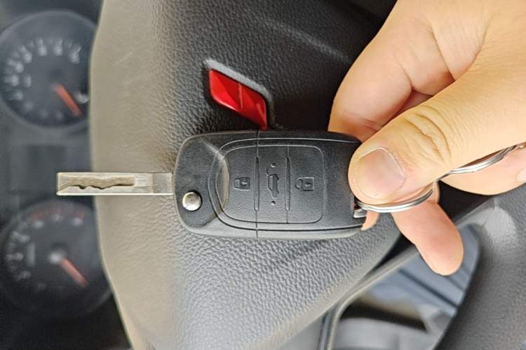 Used Wuling Hongguang PLUS 2020 1.5L Manual Standard Edition 5 Seats Vehicle Key