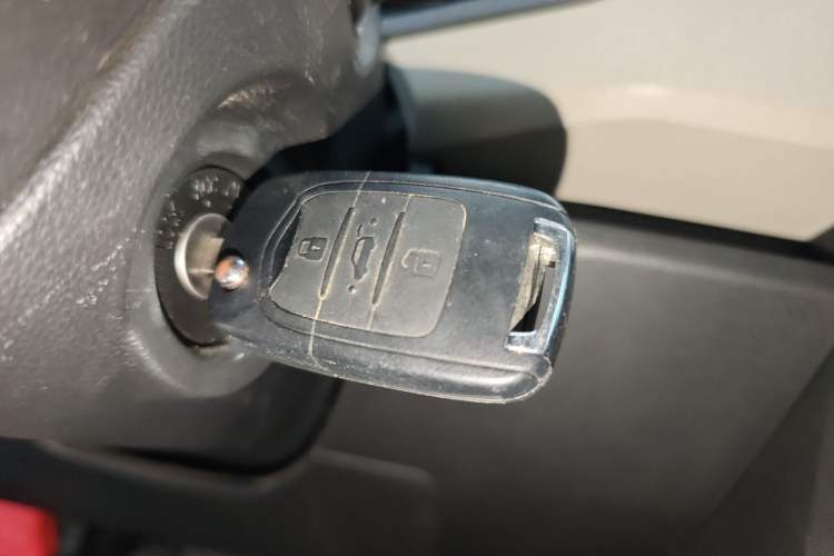 Used Wuling Hongguang PLUS 2020 1.5L Manual Comfort 7-Seater Vehicle Key