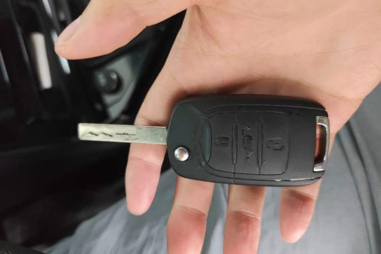 Used Wuling Hongguang PLUS 2020 1.5L Manual Comfort 7-Seater Vehicle Key