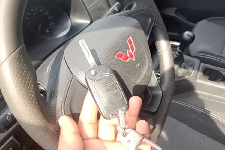 Used Wuling Hongguang PLUS 2020 1.5L Manual Standard Edition 7-Seater Vehicle Key