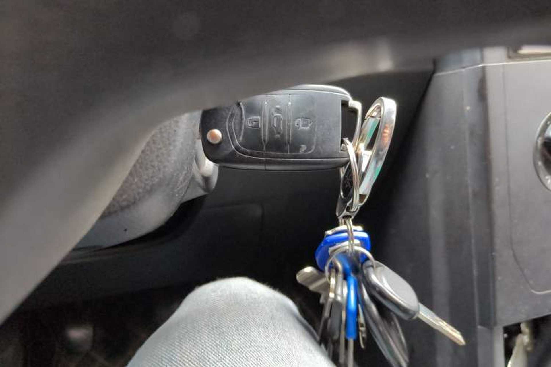 Used Wuling Hongguang PLUS 2020 1.5L Manual Standard Edition 5 Seats Vehicle Key