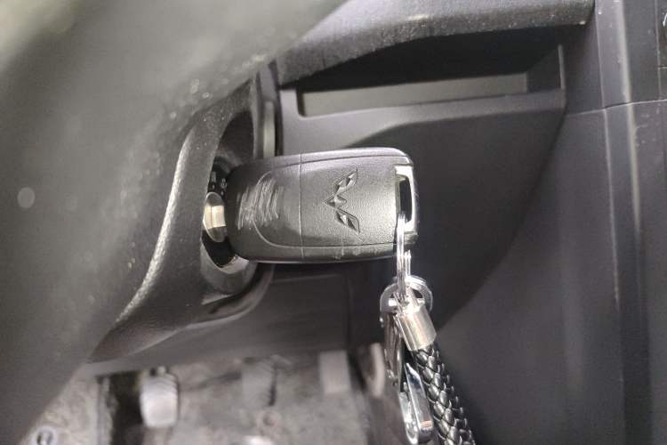 Used Wuling Hongguang PLUS 2020 1.5L Manual Standard Edition 5 Seats Vehicle Key