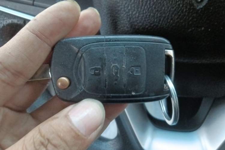 Used Wuling Hongguang PLUS 2020 1.5L Manual Comfort 7-Seater Vehicle Key