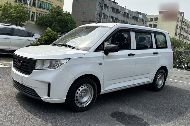 Ojetý Wuling Hongguang PLUS 2020 1.5L Manual Standard Edition 5 Seats Guazi used car, China used car export, Used car for sale, Used  cars, Cheapest cars for sale
