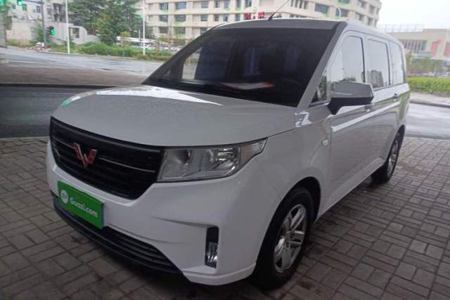 Used Wuling Hongguang PLUS 2020 1.5L Manual Comfort 7-Seater