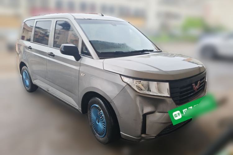 Used Wuling Hongguang PLUS 2021 Commercial Version 1.5L Manual Standard Edition 7-Seater Front Right 45 Deg