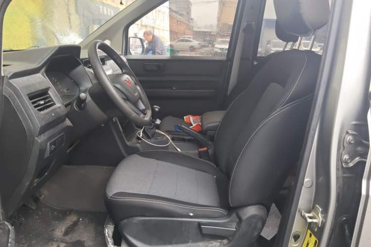 Used Wuling Hongguang PLUS 2021 Commercial Version 1.5L Manual Standard Edition 7-Seater Left Front Seat