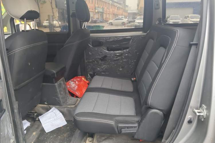 Used Wuling Hongguang PLUS 2021 Commercial Version 1.5L Manual Standard Edition 7-Seater Left Rear Seat