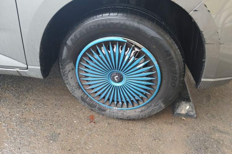 Used Wuling Hongguang PLUS 2021 Commercial Version 1.5L Manual Standard Edition 7-Seater Right Front Wheel Hub