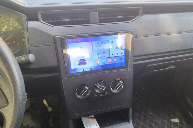 Used Wuling Hongguang PLUS 2021 Commercial Version 1.5T Manual Standard Edition 7-Seater Audio And AC Panel