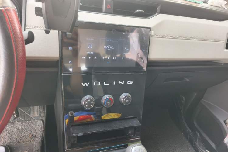 Used Wuling Hongguang PLUS 2021 Commercial Version 1.5L Manual Standard Edition 7-Seater Audio And AC Panel