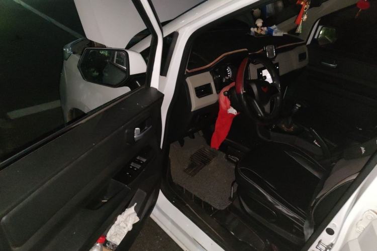 Used Wuling Hongguang PLUS 2021 Commercial Version 1.5L Manual Standard Edition 7-Seater Driver Seat