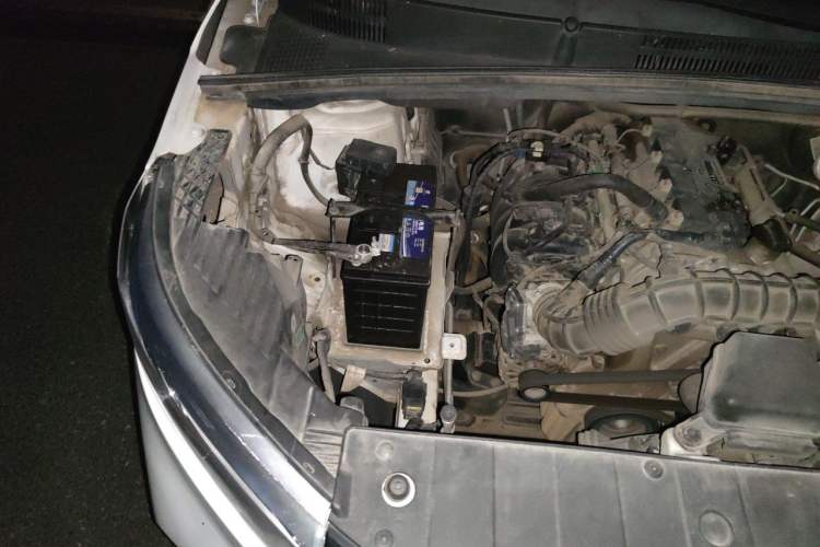 Used Wuling Hongguang PLUS 2021 Commercial Version 1.5L Manual Standard Edition 7-Seater Engine Bay Right