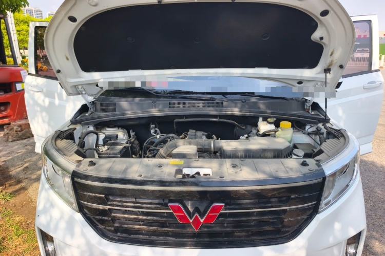 Used Wuling Hongguang PLUS 2021 Commercial Version 1.5L Manual Standard Edition 7-Seater Engine Bay