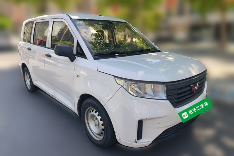 Used Wuling Hongguang PLUS 2021 Commercial Version 1.5T Manual Standard Edition 7-Seater Front Right 45 Deg