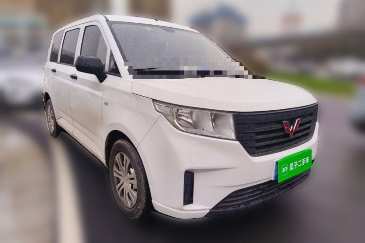 Used Wuling Hongguang PLUS 2021 Commercial Version 1.5T Manual Standard Edition 7-Seater Front Right 45 Deg