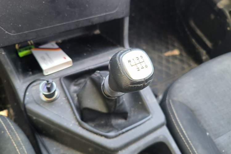 Used Wuling Hongguang PLUS 2021 Commercial Version 1.5T Manual Standard Edition 7-Seater Gear Lever