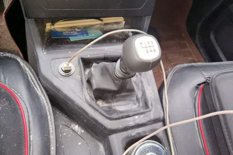 Used Wuling Hongguang PLUS 2021 Commercial Version 1.5T Manual Standard Edition 7-Seater Gear Lever