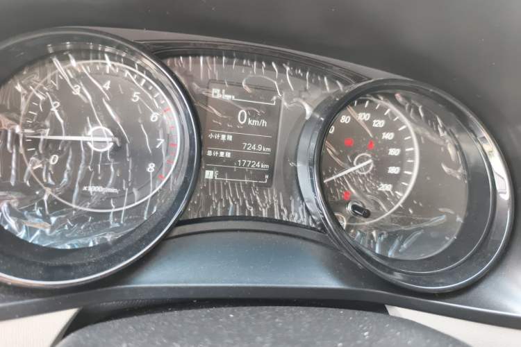 Used Wuling Hongguang PLUS 2021 Commercial Version 1.5L Manual Standard Edition 7-Seater Odometer Close Up