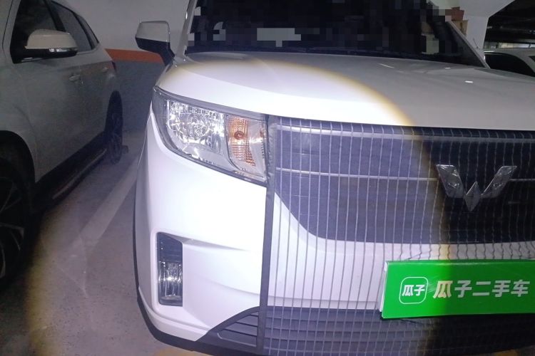 Used Wuling Hongguang PLUS 2021 Commercial Version 1.5L Manual Standard Edition 7-Seater Right Front Headlight