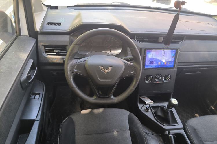 Used Wuling Hongguang PLUS 2021 Commercial Version 1.5T Manual Standard Edition 7-Seater Steering Wheel