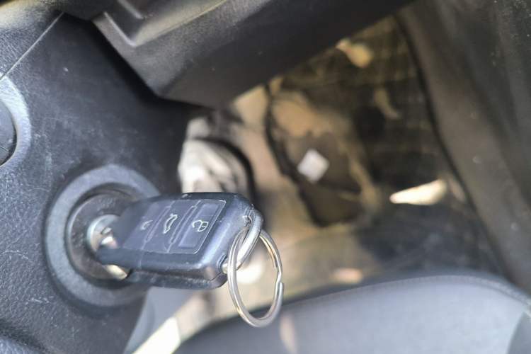 Used Wuling Hongguang PLUS 2021 Commercial Version 1.5T Manual Standard Edition 7-Seater Vehicle Key