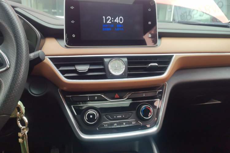 Used Wuling Hongguang S3 2018 1.5L Manual Luxury Model China V Standard Audio And AC Panel
