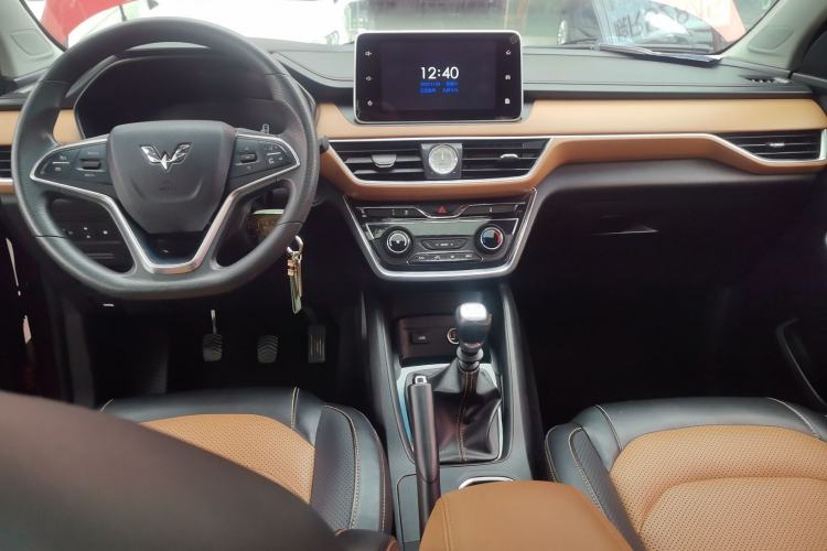 Used Wuling Hongguang S3 2018 1.5L Manual Luxury Model China V Standard Center Console