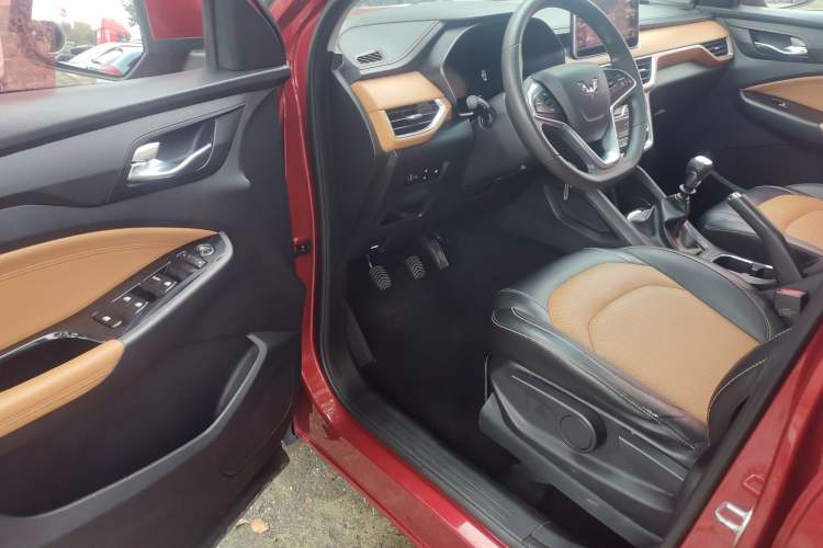 Used Wuling Hongguang S3 2018 1.5L Manual Luxury Model China V Standard Driver Seat